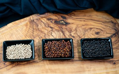 Sadece Kamboçya 'nın Kep ve Kampot bölgelerinden gelen biberler kendilerine Kampot biberi diyebilir.