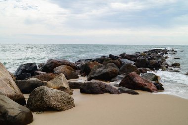 Blavand Danimarka 'nın kuzey denizindeki uçsuz bucaksız plajın izleri.