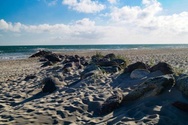 Blavand Danimarka 'nın kuzey denizindeki uçsuz bucaksız plajın izleri.