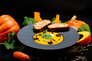 Portakal rengi Hokkaido kabağı kabak çorbası için cucurbita maxima