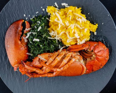 özel deniz ürünleri ya da ıstakoz.