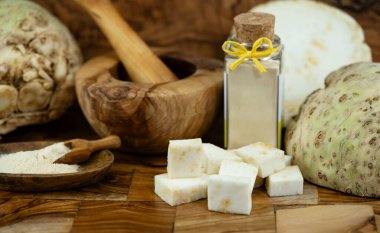 Taze kereviz, Apium zeytin odununun üzerine gömülür.