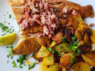 Tuzlu su tabanı çok lezzetli.