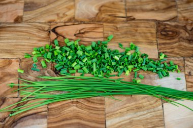 Chives Allium schoenoprasum ev bahçesinden