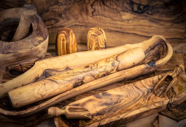 Zeytin ağacından yapılmış mutfak donanımı