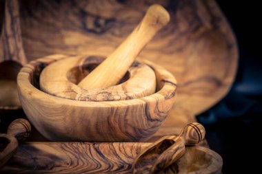 Zeytin ağacından yapılmış mutfak donanımı