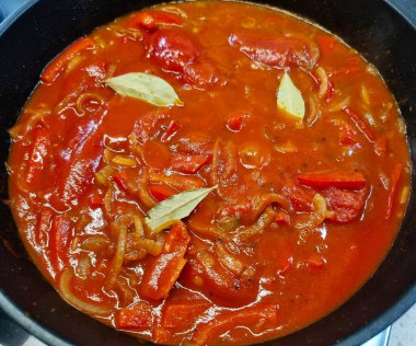Shakshuka, Kuzey Afrika ve Levantine mutfağının bir özelliğidir.