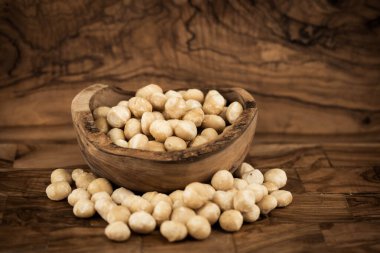 Macadamia fındığı, zeytin ağacında Macadamia tetraphylla