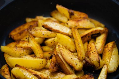 Çiftçiler jambonlu kahvaltı ve kızarmış patates.