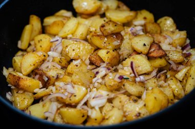 Çiftçiler jambonlu kahvaltı ve kızarmış patates.