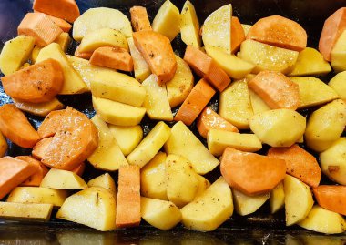 Sebze ve baharatlı tava.