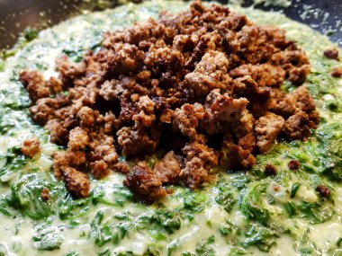 Sebze ve baharatlı tava.