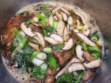 Sebze ve baharatlı tava.