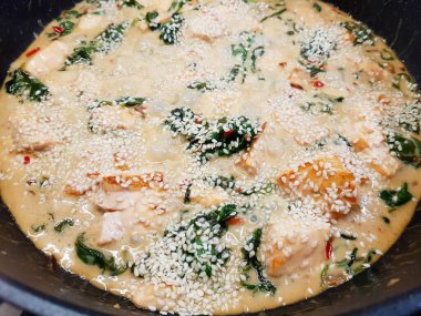 Sebze ve baharatlı tava.