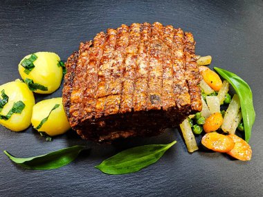 Pork Royal geleneksel bir Alman rostosu. 