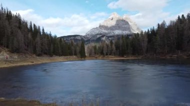 İHA ile Antorno Gölü 'nün hava görüntüsü, Unesco Dolomites
