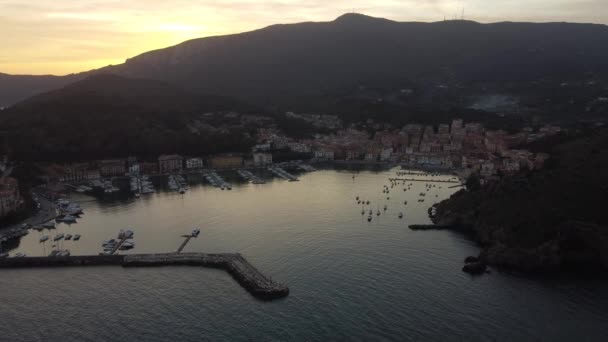 Vista Superior Pequena Cidade Porto Ercole Toscana Itália Pôr Sol — Vídeo de Stock
