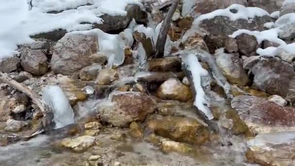 Shot Frozen Waterfall Snow Chunks Ice Side Dish Candid White — Stockvideo