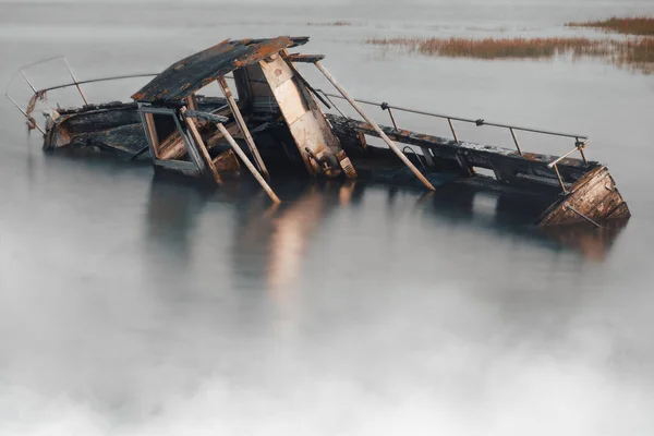 Verlassenes Boot Inmitten Des Flusses Tagliamento Italien Udine Meer Bei — Stockfoto