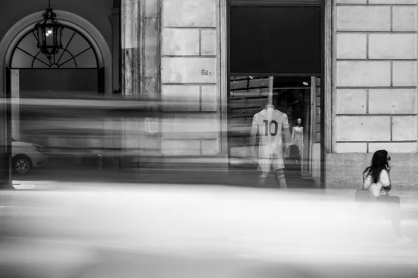 흰색으로 로마의 도시에서 — 스톡 사진