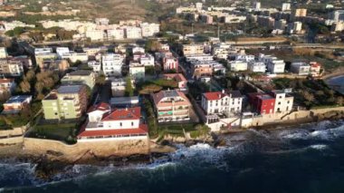 Civitavecchia Panoraması, kristal berrak deniz manzaralı