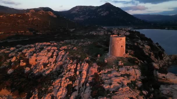 撒丁岛的海洋全景 在Teaulada的Budello塔 日落时自然及翡翠展览 — 图库视频影像