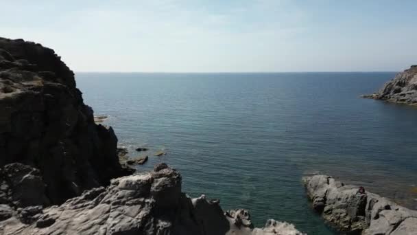 Underbar Utsikt Uppifrån Sardiniens Kust Cala Della Signora Solig Sommardag — Stockvideo