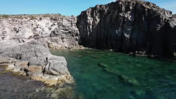 Υπέροχη Θέα Από Ψηλά Της Ακτής Της Σαρδηνίας Cala Della — Αρχείο Βίντεο