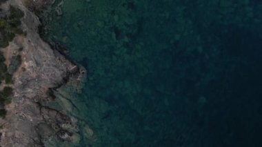 Sardunya uçurumunun tepesinden vuruldu, Grotta dei Baci