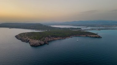Sardunya 'daki Grotta dei Baci ve Porto Pino' dan fotoğraflar.