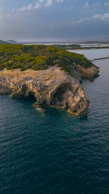 Sardunya 'daki Grotta dei Baci ve Porto Pino' dan fotoğraflar.