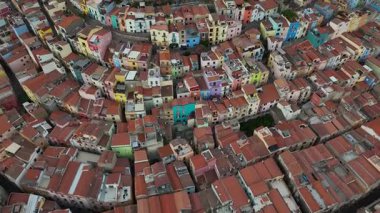 Bosa, Sardinya 'daki İHA' mın fotoğrafları.