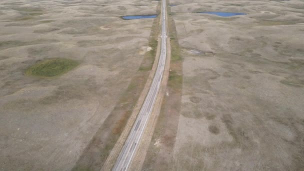 Drone Vliegt Een Zeer Droog Onvruchtbaar Uitziend Prairie Vee Landschap — Stockvideo