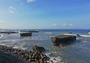 Badung naipliğinde Echo Sahili, güneşli bir günde Bali Endonezya