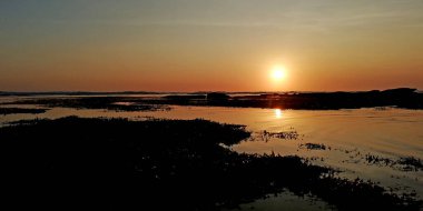 Bali Endonezya sahilinde güzel bir gün batımı