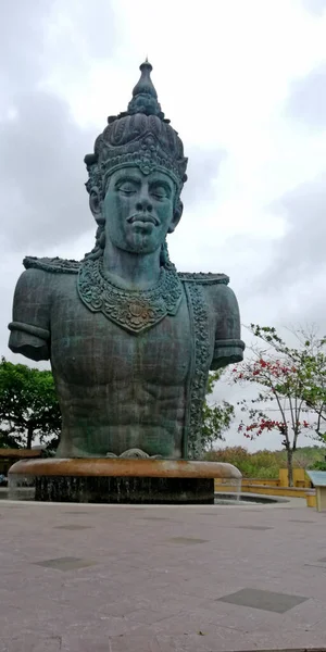 Standbeeld Van Garuda Wisnu Kencana Bali Indonesië — Stockfoto
