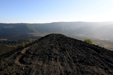 Batur volkanı ve Bali-Endonezya naipliği Bangli çevresi