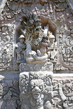 Bali Endonezya 'nın Buleleng naipliğindeki Sangsit köyündeki eşsiz ve eski pirinç tanrıçası Beji tapınağı.