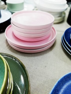 Pek çok renkte eşyalar, yakın plan 