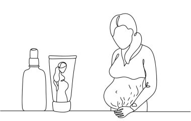 Hamile bir kadın karnında deri gerilme izleriyle karşı karşıya kalır. Esneme izlerinin görünmesini engellemek için özel kremler ve yağlar kullanıyor. Vektör.