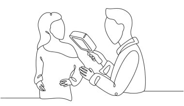 Bir dermatolog mantar hastalıkları, vitiligo ve bakteriyel enfeksiyonları teşhis etmek için hastanın derisini inceler. Bunu yapmak için, doktor özel ışığı olan özel bir lamba kullanır. Cilt teşhisleri.