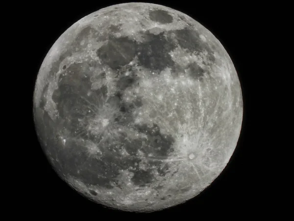 Повне Місячне Сяйво Вгору Темне Небо Білим Місячним Світлом Впритул Стокове Фото
