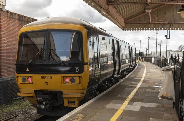 stock image Windsor, Berkshire, England, UK. 2023. GWR 165129 a passenger train at Windsor and Eton Central station.