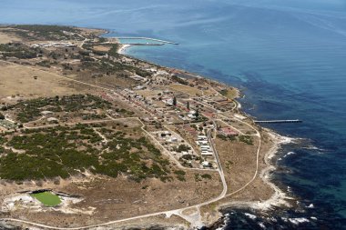 Cape Town Güney Afrika, 25.12.2024. Robben Adası 'nın kuzey ucu liman ve Mandelas hapishanesini gösteriyor..