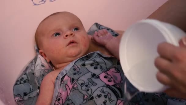 Portrait Newborn Girl Taking Warm Bath Going Bed — Stock Video