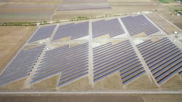 Екологічна Енергія Від Сонячних Панелей Екологічна Технологія Видобутку Електроенергії — стокове відео