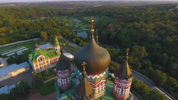 Das Christliche Tempelkloster Kiew Ukraine Luftaufnahme Des Parks Mit Orthodoxer — Stockvideo