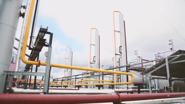 Gele Buizen Gasdistributie Industrie Verwerking Vervoer Van Stookolie — Stockvideo