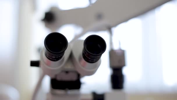 클리닉의 현미경 사무실에서 클리닉 — 비디오