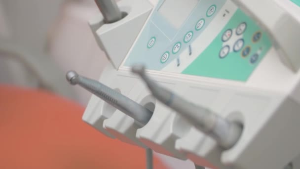 現代の道具 歯科医院の装置 新技術による歯の治療 デンティスト事務所 — ストック動画